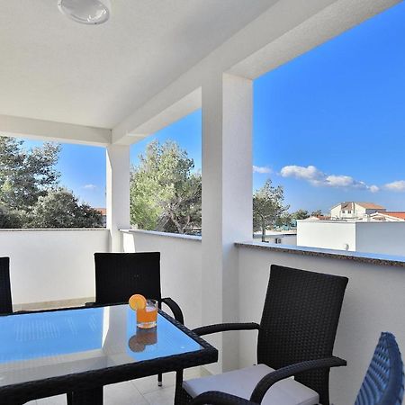 Apartments Mica Vrsi Luaran gambar