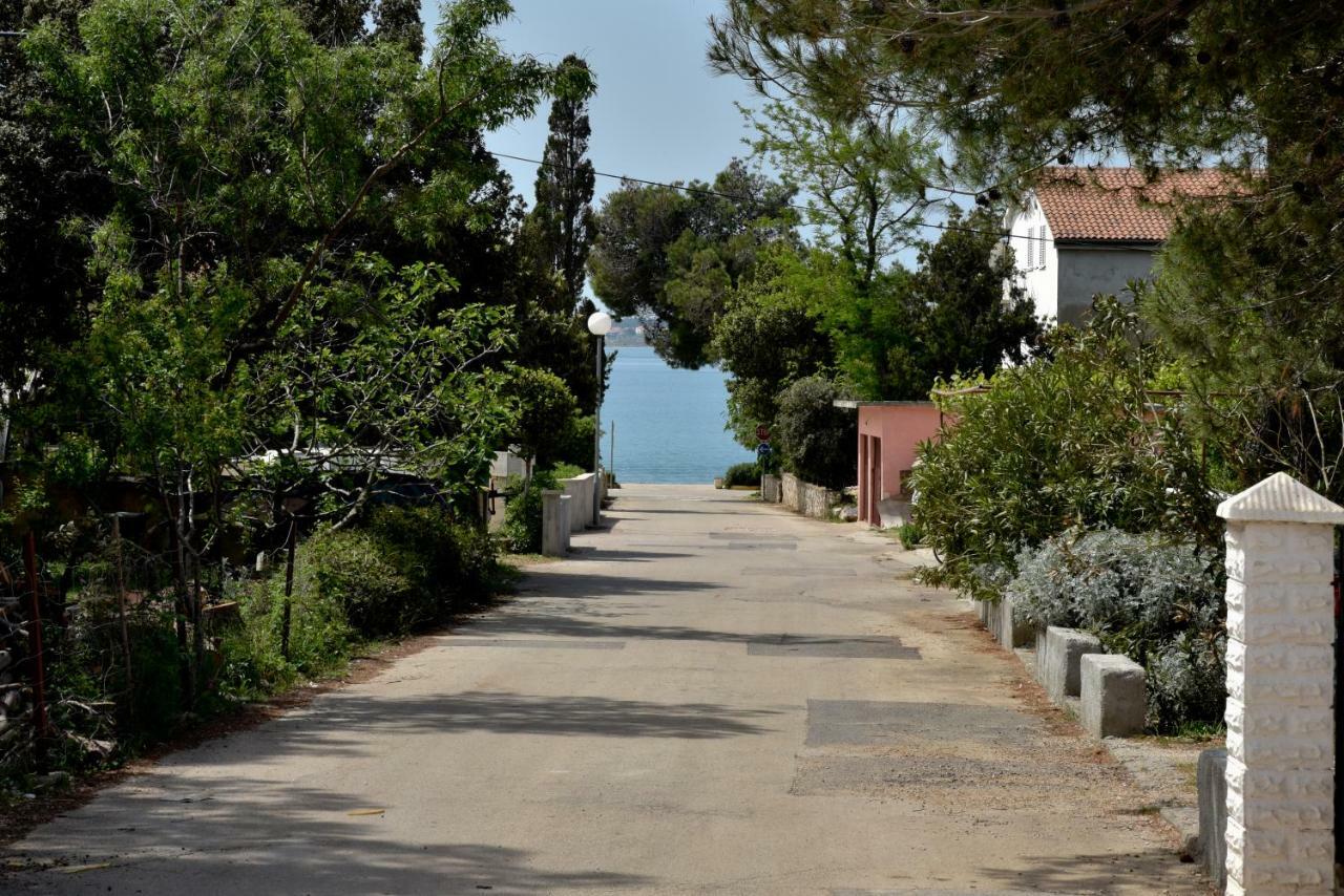 Apartments Mica Vrsi Luaran gambar