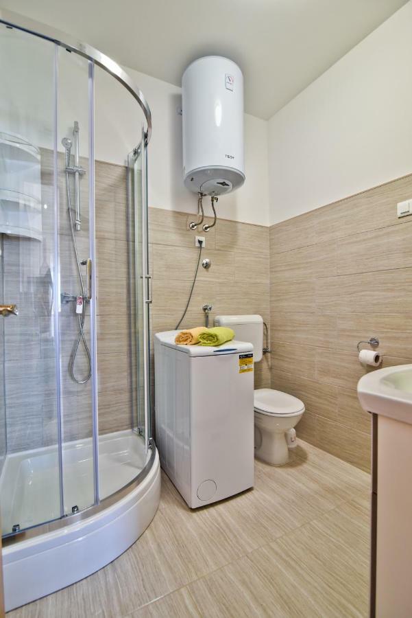 Apartments Mica Vrsi Luaran gambar