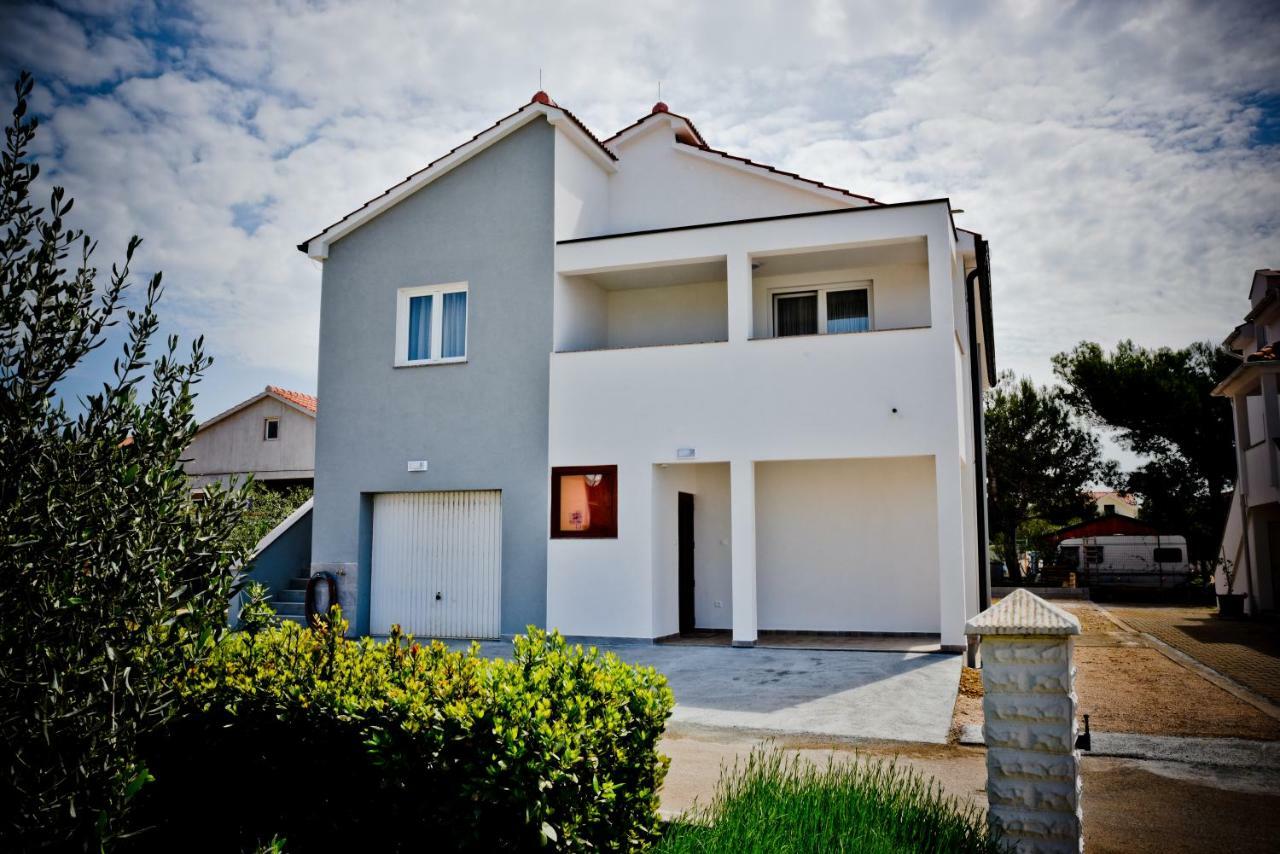 Apartments Mica Vrsi Luaran gambar